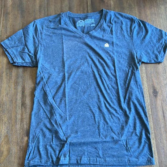 INTO THE AM basic t's Mens Size M, 2 crew, 1 v-neck, New - Picture 11 of 13